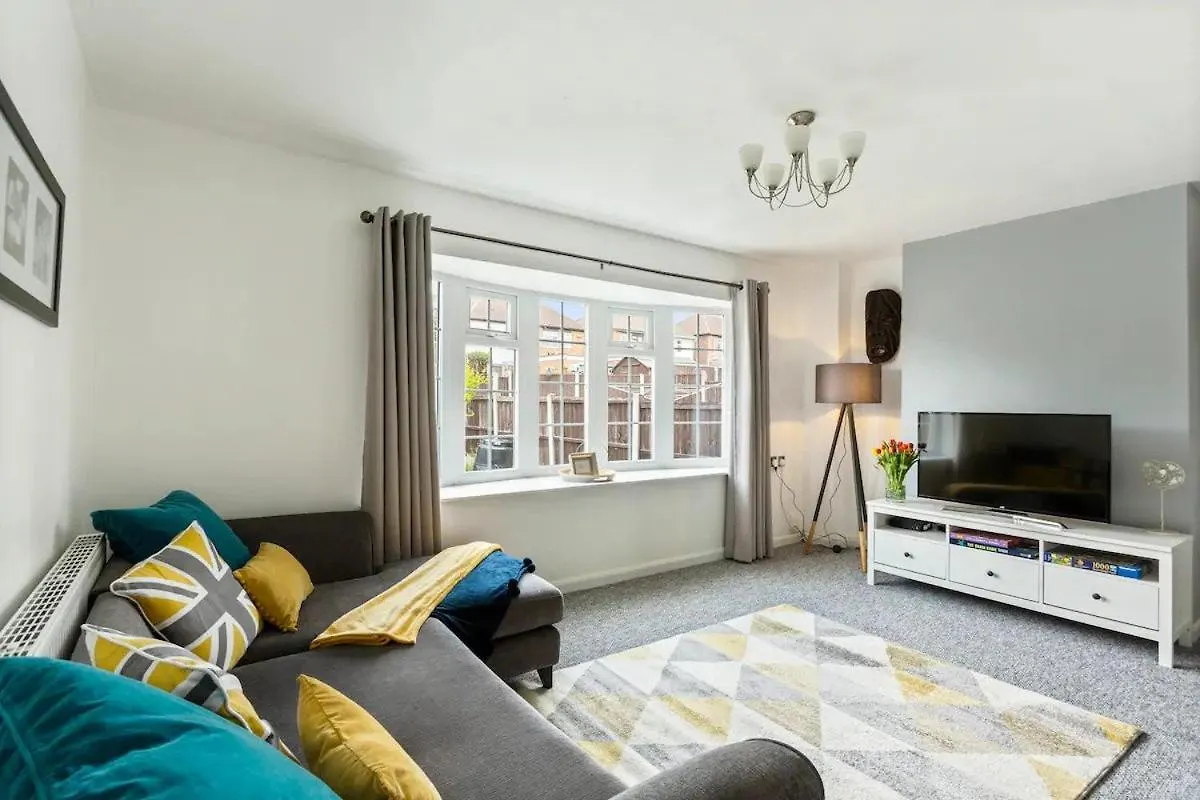 Villa Bright & Spacious With Garden & Parking Nottingham